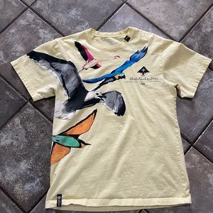 Large LRG birds flock to trees t shirt